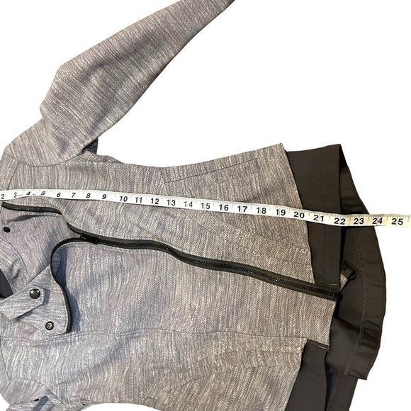 Lululemon Bust A Move Jacket - Picture 15 of 15